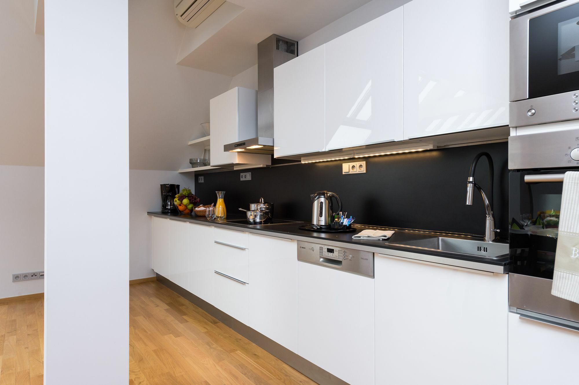 Empirent Rose Apartments Прага Экстерьер фото